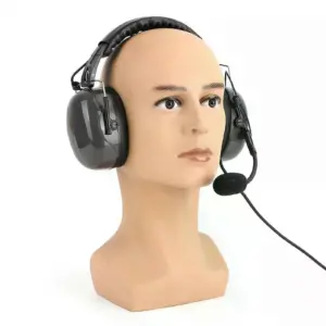 Headset med støjdæmpning på begge ører + boom mikrofon.